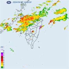 鋒面逐漸接近！ 大雷雨開轟「2縣市」山區慎防坍方...