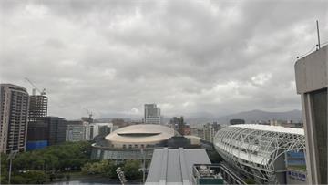 今低溫下探18°C、全台有雨！專家：這三天跌到1...