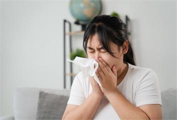 換季過敏  營養師大推「6種食物」減緩打噴嚏、眼...