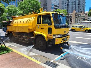 熱爆！北市發布今年首次「熱浪預警」　道路灑水降溫