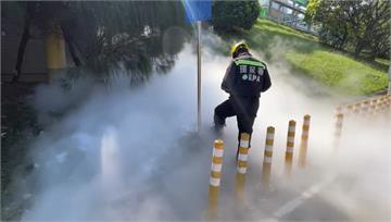 一片白茫茫！竹科「液化氮外洩」人車看不清路 只能...