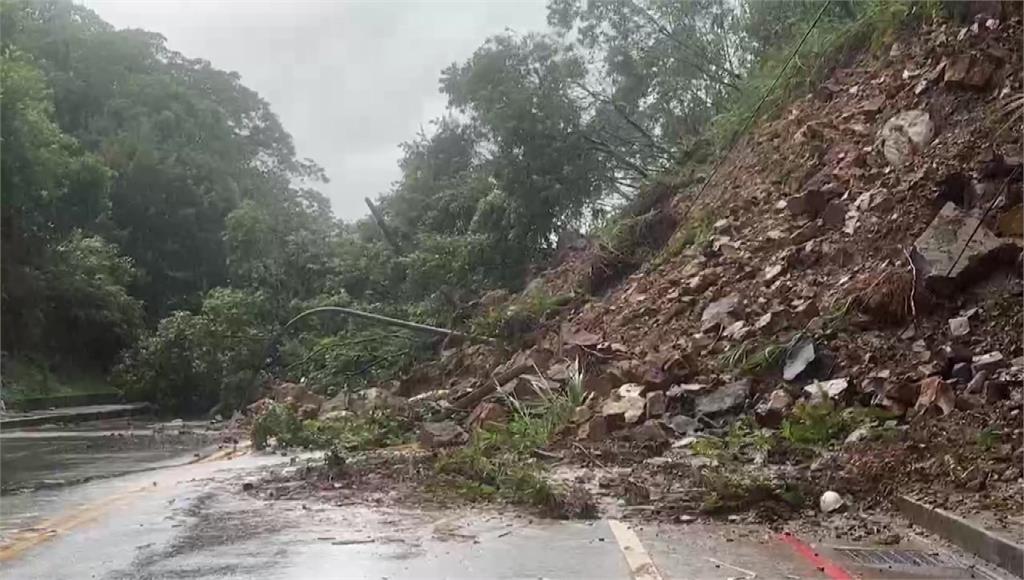 暴雨創78年紀錄！基隆新豐街大走山「多車遭埋」　...