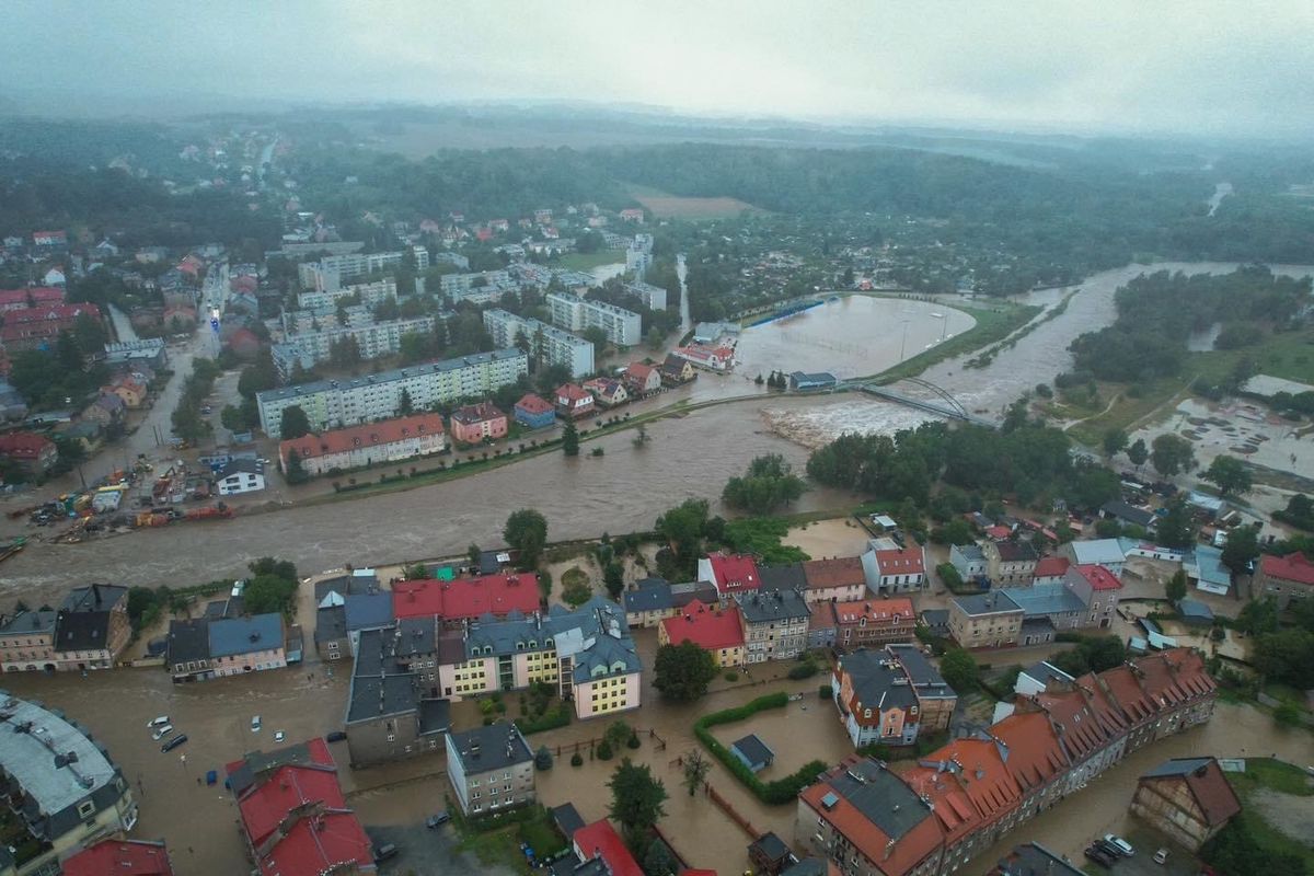 Situation im Dorf Glucholazy, wo es zu Zwangsevakuierungen kam.