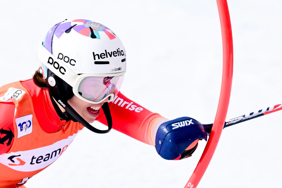 epa11223515 Michelle Gisin of Switzerland in action during the 1st run of the Women's Slalom race at the FIS Alpine Skiing World Cup finals in Saalbach Hinterglemm, Austria, 16 March 2024.  EPA/CHRISTIAN BRUNA