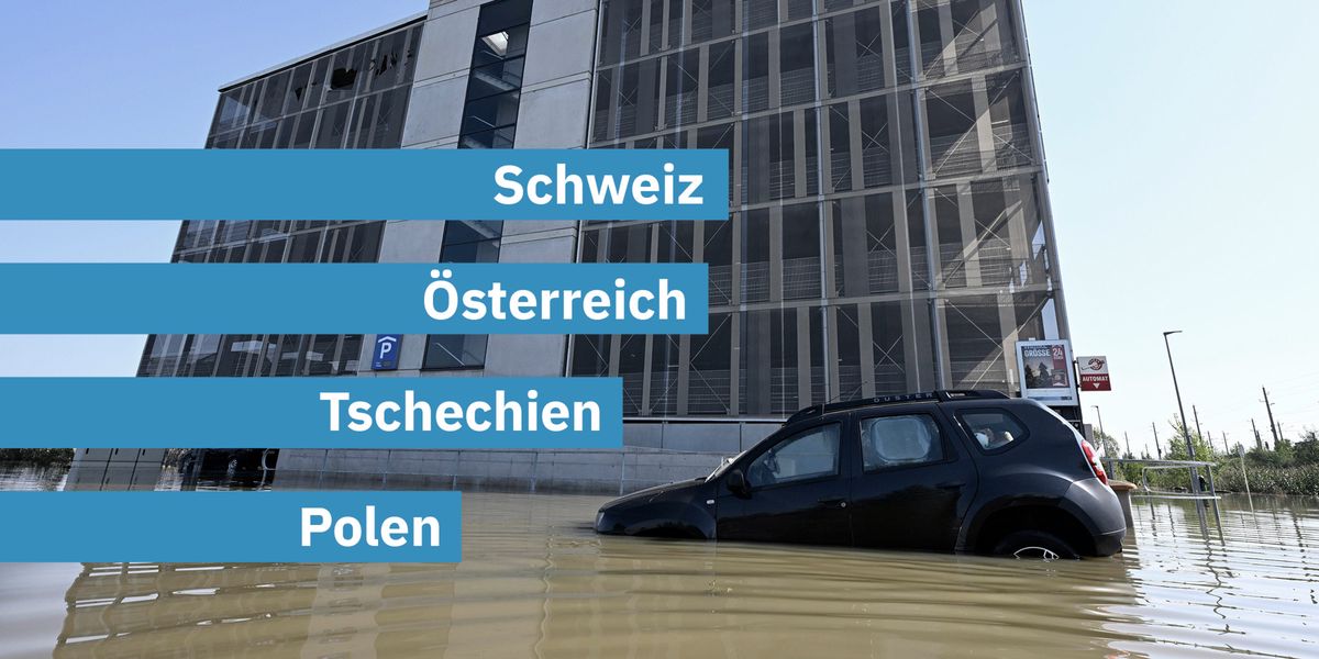 Ein Auto steht am Mittwoch, 18. September 2024, auf dem Gelände des Bahnhofs Tullnerfelds in Michelhausen, Niederösterreich, unter Wasser.