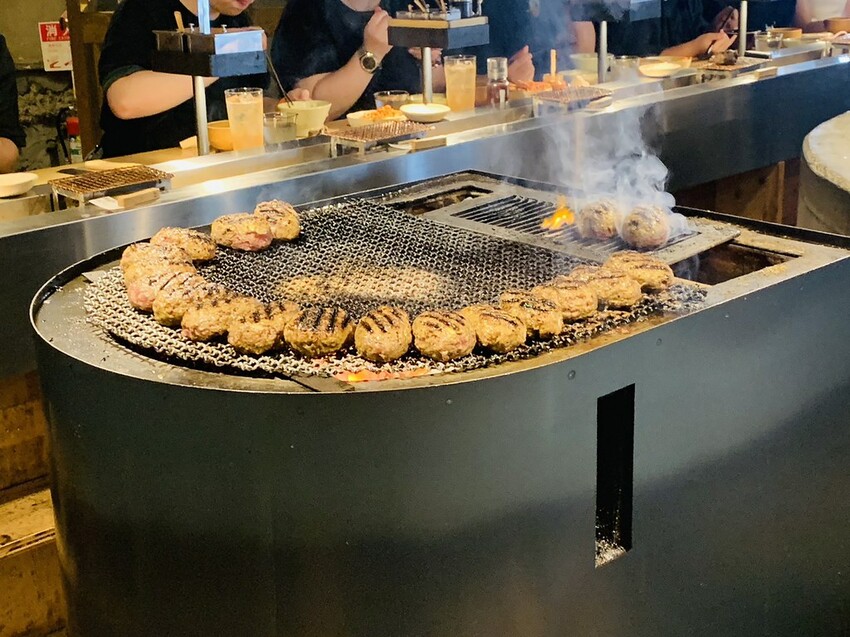 【東京排隊美食】澀谷必吃，東京最好吃直火漢堡排「挽肉と米」，米飯與肉汁的絕妙合體，線上預約、現場排隊