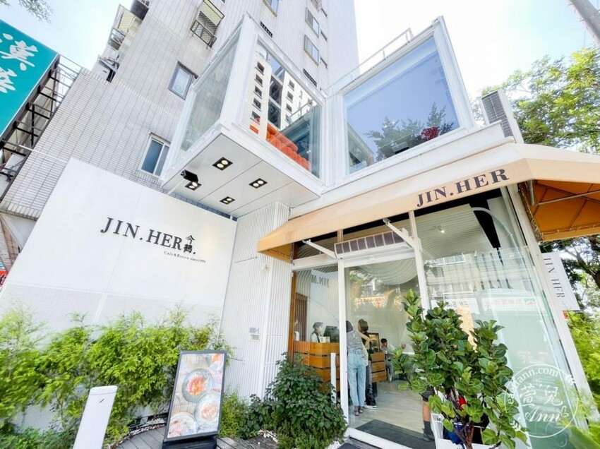 JIN.HER今鶴義式餐酒館 奢華絕美裝潢設計 網美打卡景點 招牌餐點 台中逢甲餐廳推薦 - 萱兒Ann玩樂生活