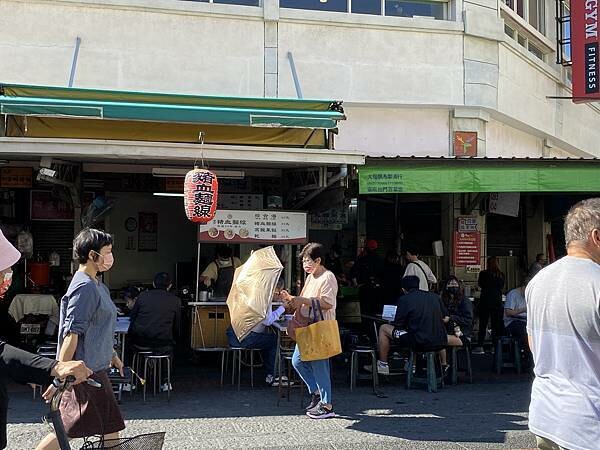 【彰化鹿港 小吃】楊州肉圓芋丸，排隊跟陌生人擠一張桌也要吃的