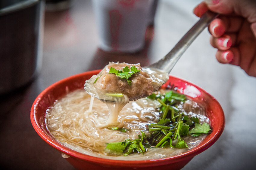 鹿港老街美食推薦：王罔麵線糊