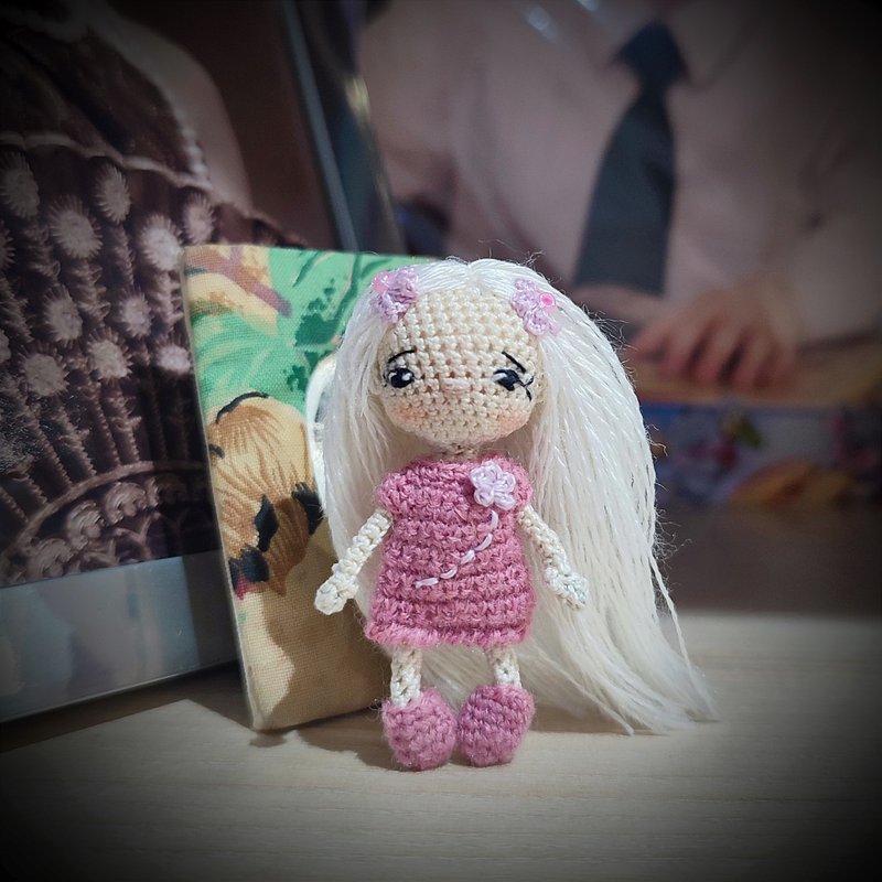 Miniature doll crochet. Tiny doll. Dollhouse miniature doll. - 公仔模型 - 棉．麻 多色