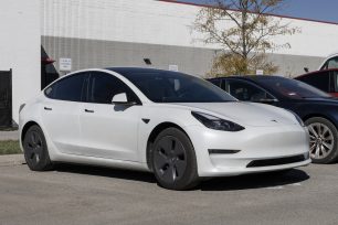 Image for Tesla Model 3 Leads Ongoing Plunge in Used Electric Vehicle Prices