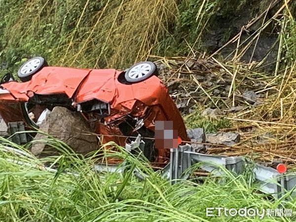 ▲▼嘉義阿里山林鐵維修員下山途中遭落石砸中。（圖／民眾提供）