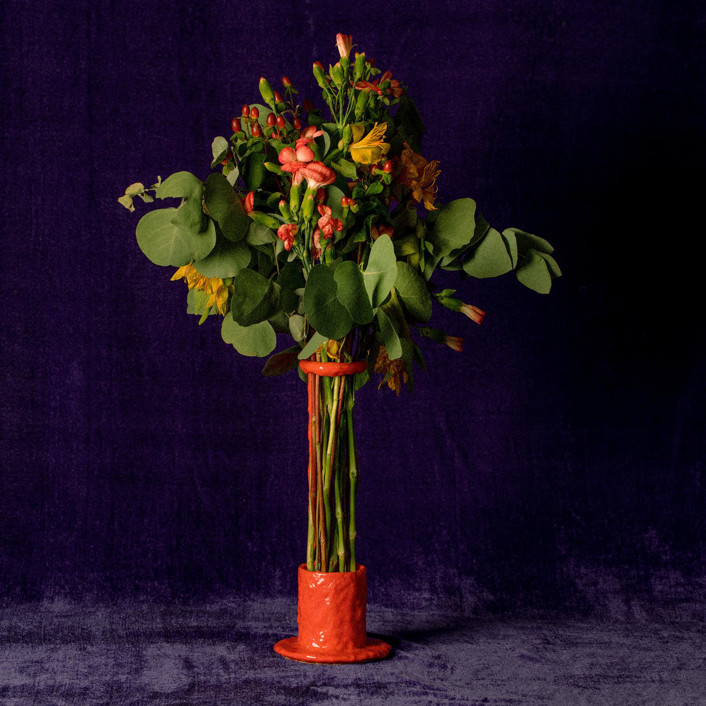 Base Para Flores Red Vase by Algo Studio