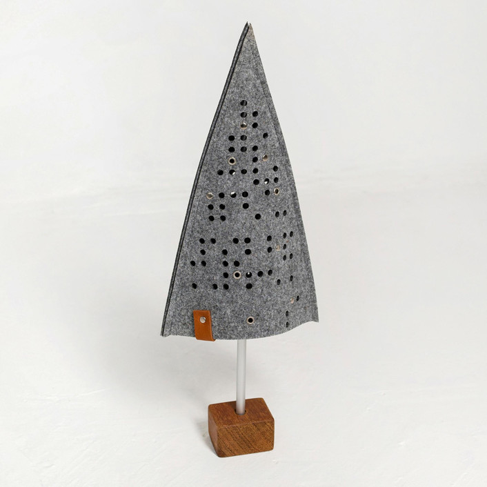 Gray felt Christmas tree, 1 pc. by Decomundo Home