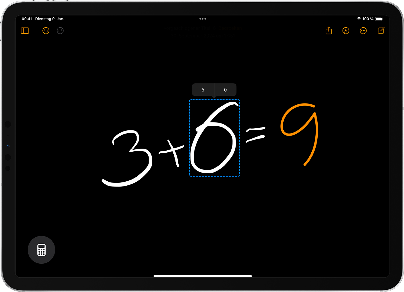 Ein iPad mit der Gleichung „8 + ein mehrdeutiges Zeichen“ in den mathematischen Notizen. Das mehrdeutige Zeichen ist von einer blauen gepunkteten Linie umgeben, und es besteht die Möglichkeit, entweder ein „S“ oder eine „5“ auszuwählen, um das mehrdeutige Zeichen zu verdeutlichen.