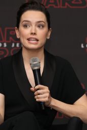 Daisy Ridley - "Star Wars: The Last Jedi" Press Conference in Mexico City 11/21/2017