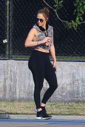 Jennifer Lopez - Hard Workout in Los Angeles