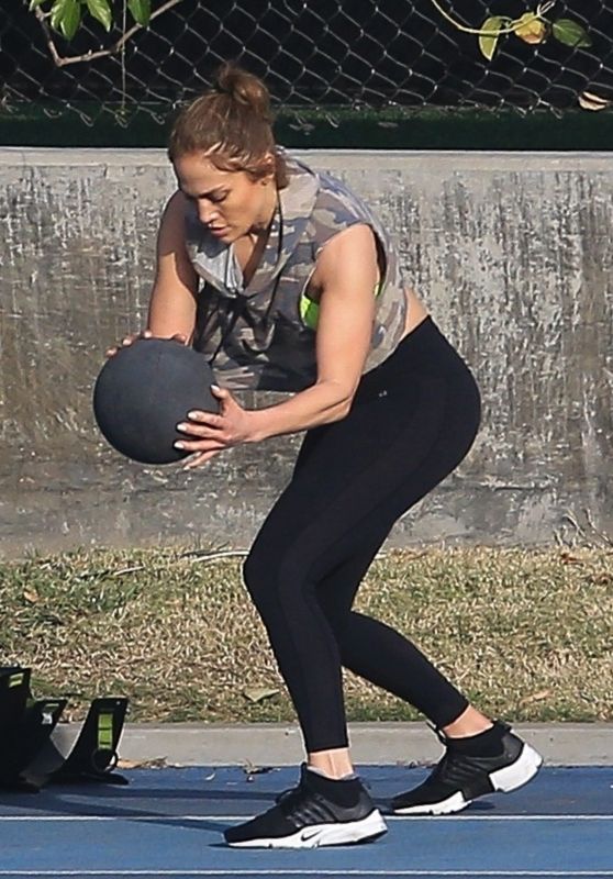 Jennifer Lopez - Hard Workout in Los Angeles