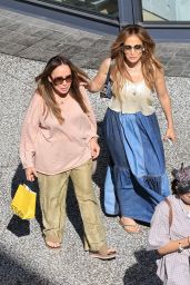 Jennifer Lopez Shines in Chic Style Amid Divorce News