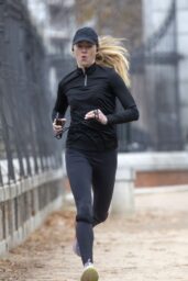 Amber Heard s Stylish Jog in El Retiro Park Madrid 01 07 2025