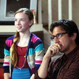 Still of Courtney Grosbeck and Ray Romano in Parenthood (2012).