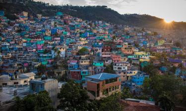 โรงแรมที่มีที่จอดรถในPétionville