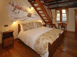 Chalet Chez Nous: Sauze dʼOulx'da bir otel