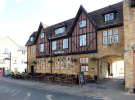 Half Moon, Sherborne by Marston's Inns، فندق في شيربورن