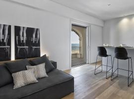 Luxury Suites Collection - Frontemare Viale Milano 33, хотел в Ричоне