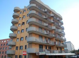 Campus Hotel, hotel em Bari