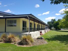 High Country Lodge, Motels & Backpackers, motel di Twizel