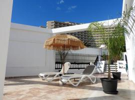 Las Flores studio 2, hotel in Playa de las Americas