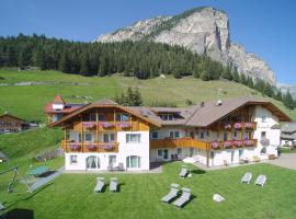 Garni La Majon, hotel sa Selva di Val Gardena