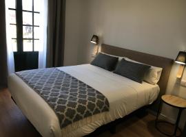 Lux Apartamentos Rosalia, hotel u Santiago de Composteli