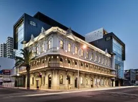 The Melbourne Hotel