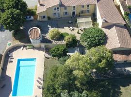 Le Mas des Quintrands Manosque - Motel de charme: Manosque şehrinde bir otel