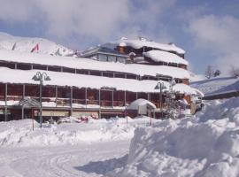 Il Fraitevino hotel bed & breakfast: Sestriere şehrinde bir otel