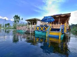 Golden Hopes Group of Houseboats