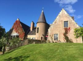 Highland Bear Lodge & Luxury Bear Huts, lúxushótel í Drumnadrochit