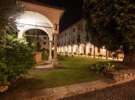 Hotel Il Chiostro by LVG Hotel Collection, hotel in Verbania