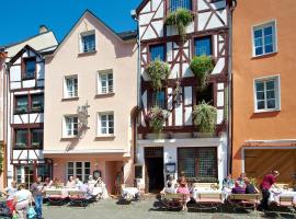 Gästehaus am Schlossberg، فندق في بيرنكاستل كويز