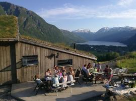 Ein heilt spesiell låve i Røldal, casa rústica em Røldal