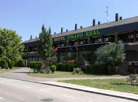 Ģimenes viesnīca Hotel Prado Real pilsētā Sotoreala