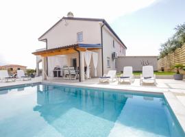 Villa Silver Novigrad with private pool, hotel u Novigradu (Istra)