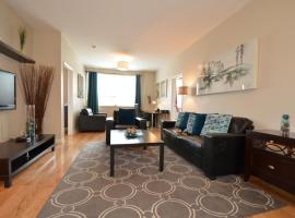 The SoMa Furnished Residences, hotel in Hamilton