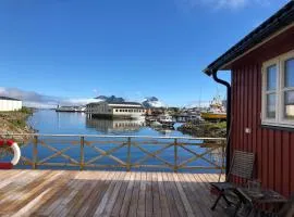 Nora's Waterfront Cabin