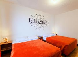 Tequila Sunrise Hostel, viešbutis , netoliese – La Aurora oro uostas - GUA