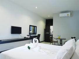 Azz Hotel, hotell i Chiang Mai