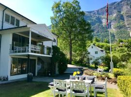 Heimly Pensjonat, hotell i Flåm