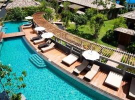 Deva Beach Resort Samui, хотел в Чоенг Мон Бийч